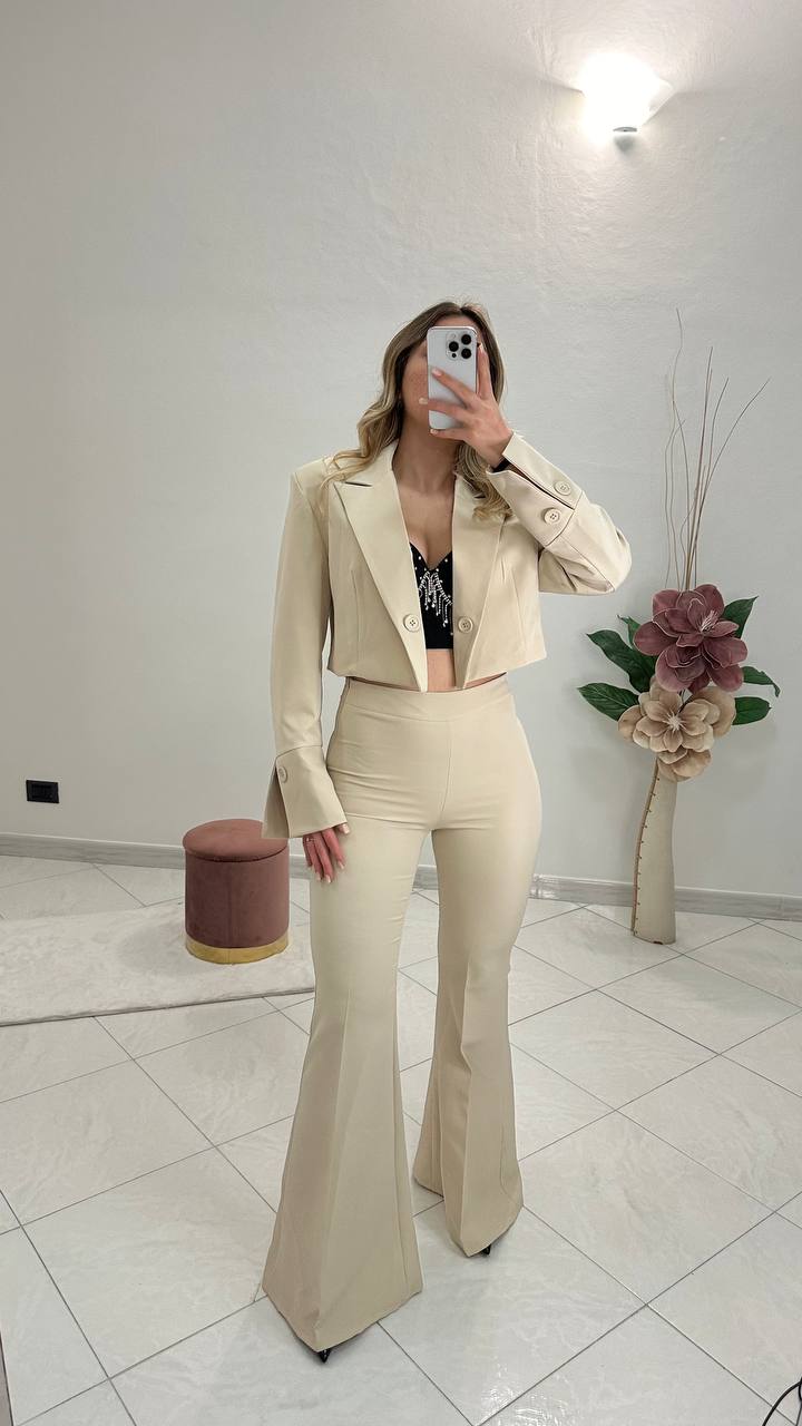 Tailleur Blazer e Pantalone a Zampa Panna