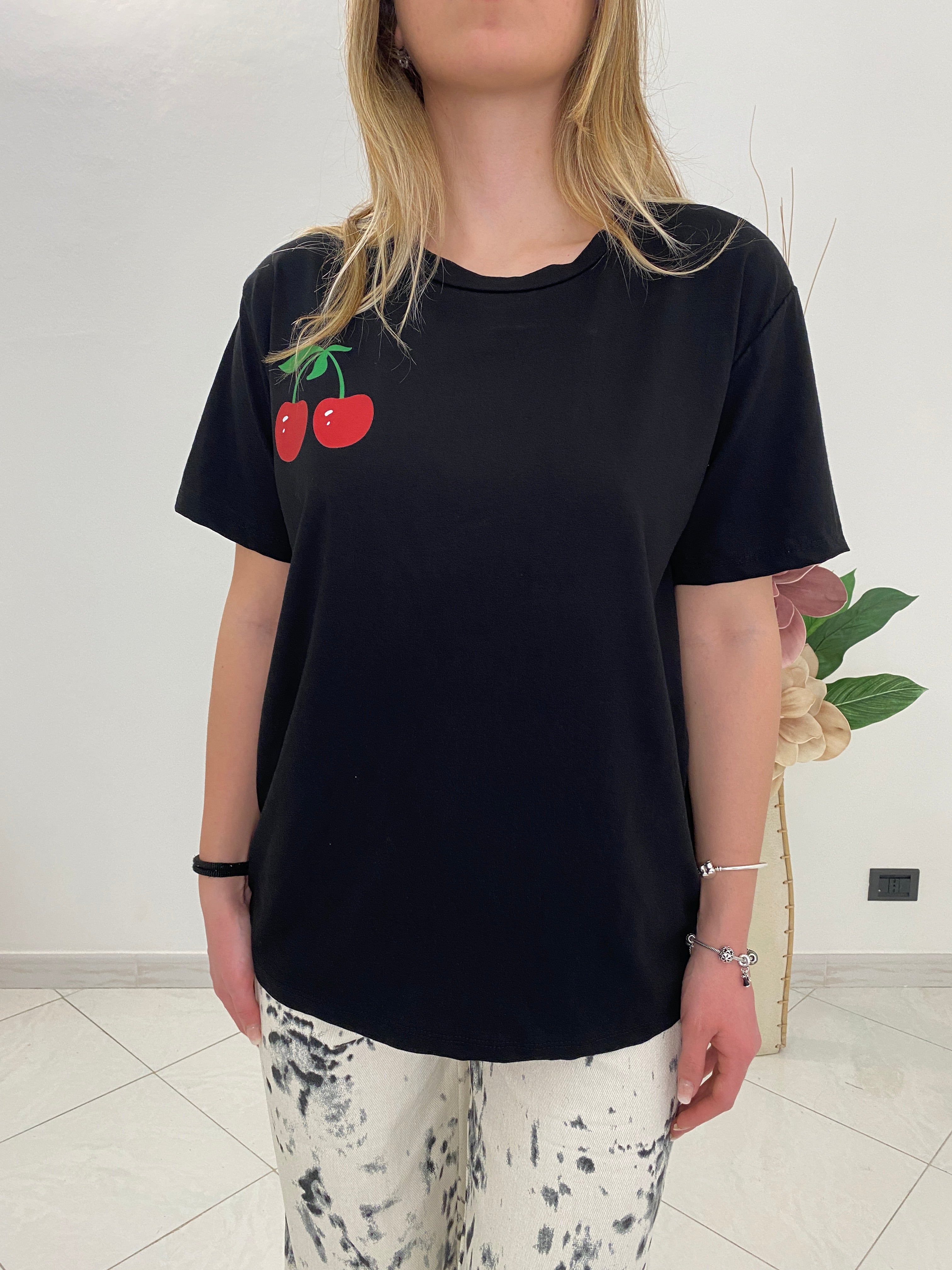 T-Shirt Ciliegia Nero